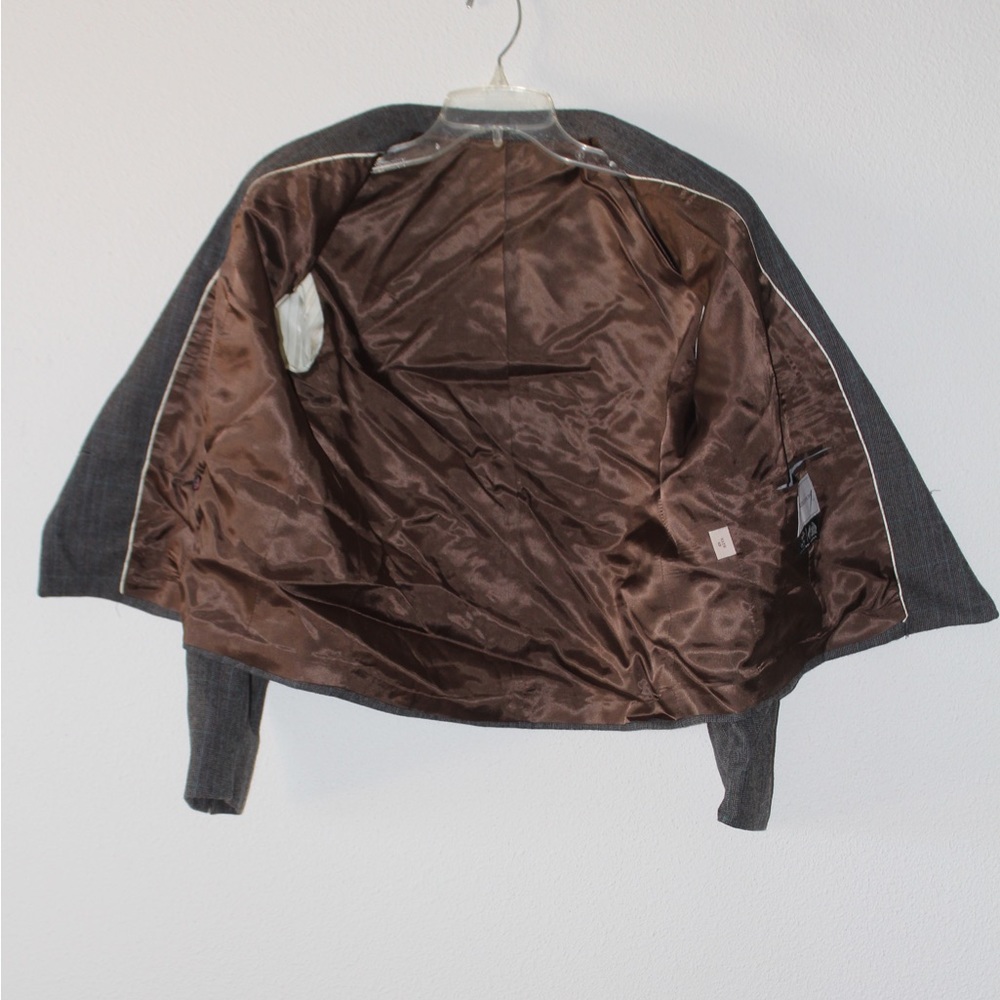 Blazer - Picture 3 of 3